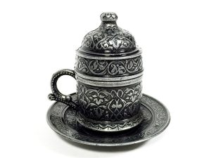 восточная кофейная чашка в металле